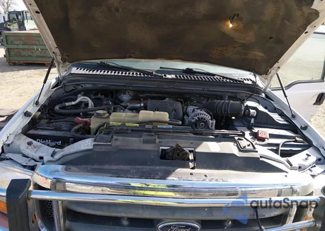 2000 Ford F-350 Lariat/Xl/Xlt z USA, uszkodzony, nr VIN 1FTSW31F6YEB59423